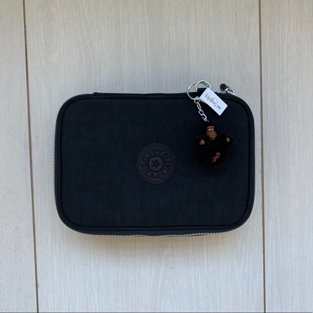Kipling organizer